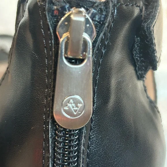 Adrienne Vittadini Black Cutout chunky block heels women’s size 9M - Picture 10 of 14